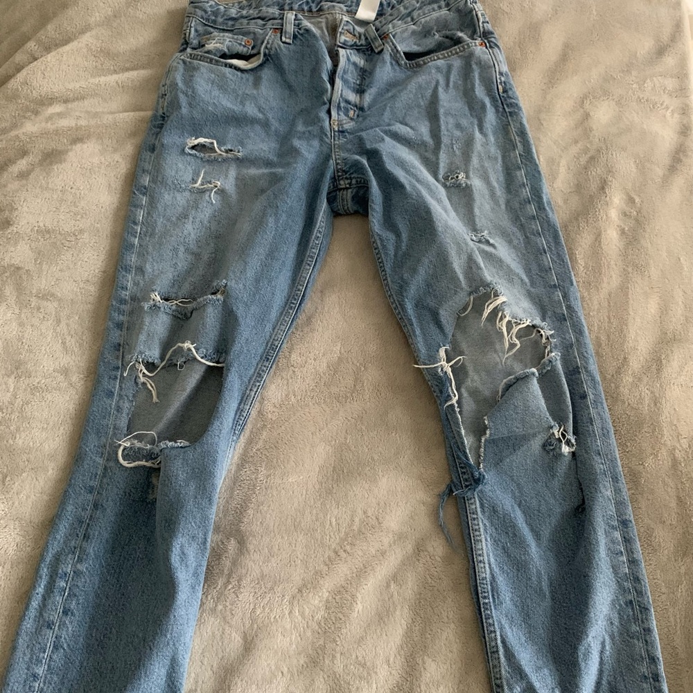 Size 27 boyfriend h&m jeans. Medium wash with two big knee holes